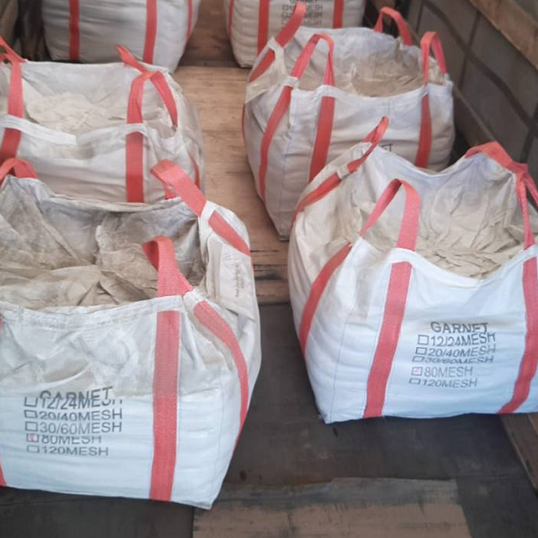 Песок гранатовый